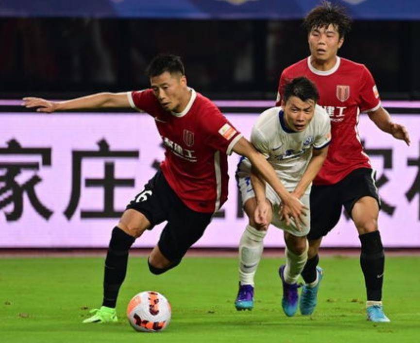 九游体育-德甲赛程吃紧，成都蓉城转会期伤情更新，媒体盛赞，年轻球员得到机会的简单介绍