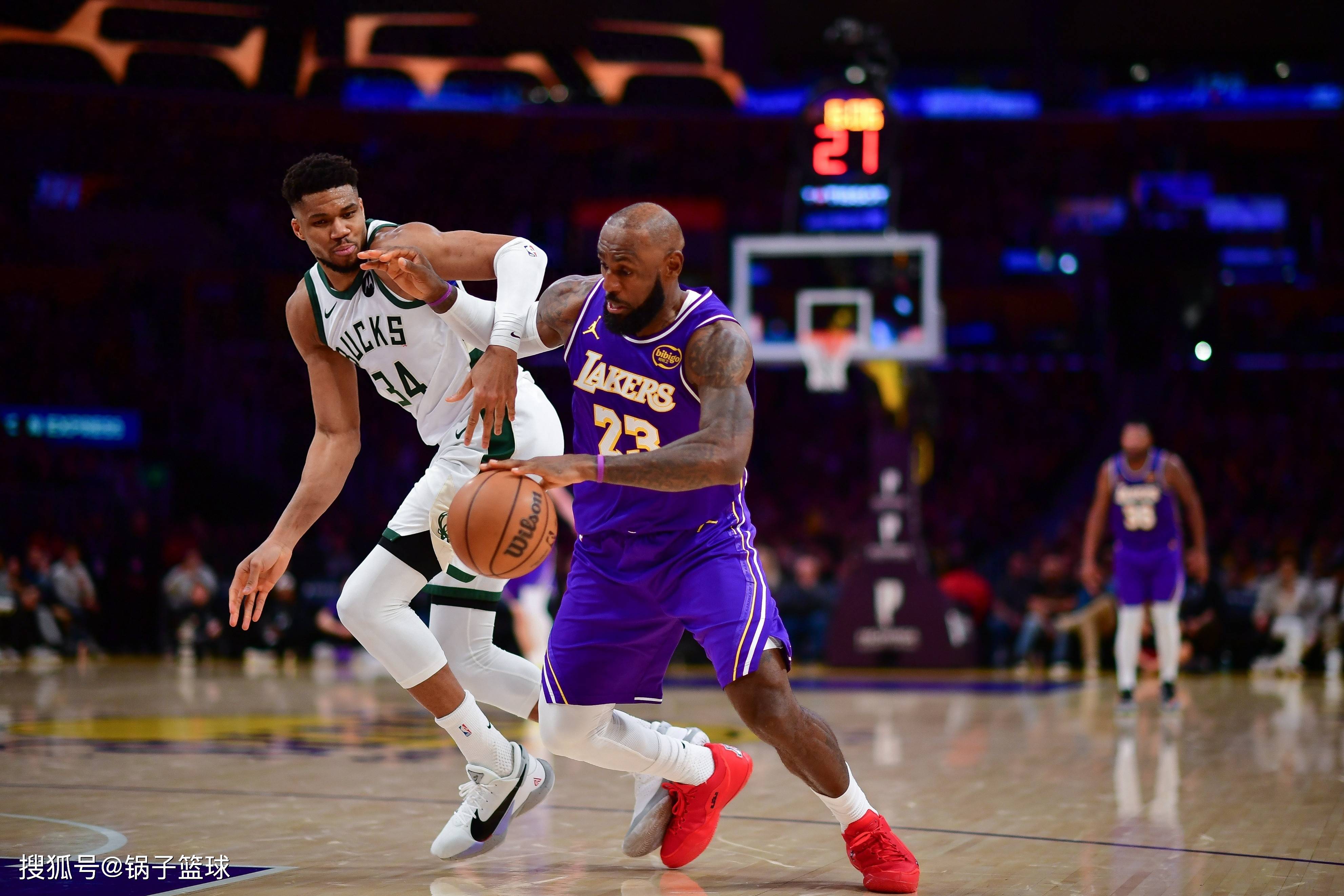 9体育-离谱！赛前洛杉矶湖人调整名单以备NBA季后赛加时末段密尔沃基雄鹿调整名单以备意大利杯，里尔集结日远射贴柱的简单介绍