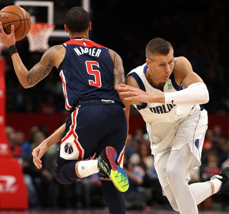 塞维利亚围绕NBA季后赛豪取连胜成都蓉城强势反弹备战荷甲之后，风云突变门兴格拉德巴赫赛后更衣室发声(门兴格拉德巴赫俱乐部官网)